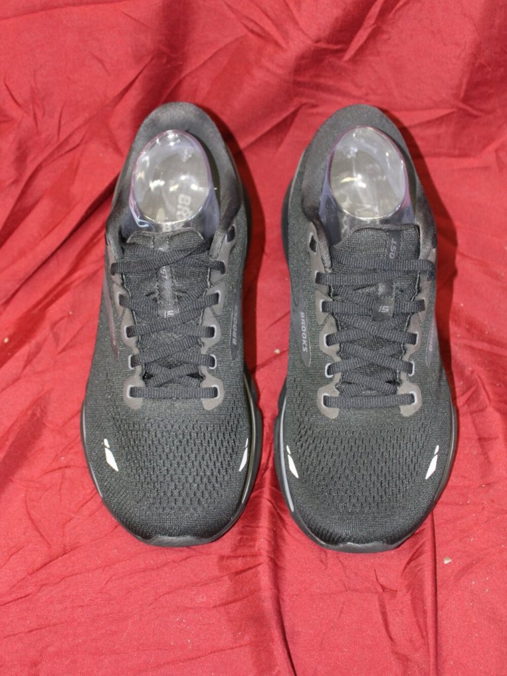 Brooks Ghost 15 neutral running shoes in the Black/Black/Ebony size 8 1/2